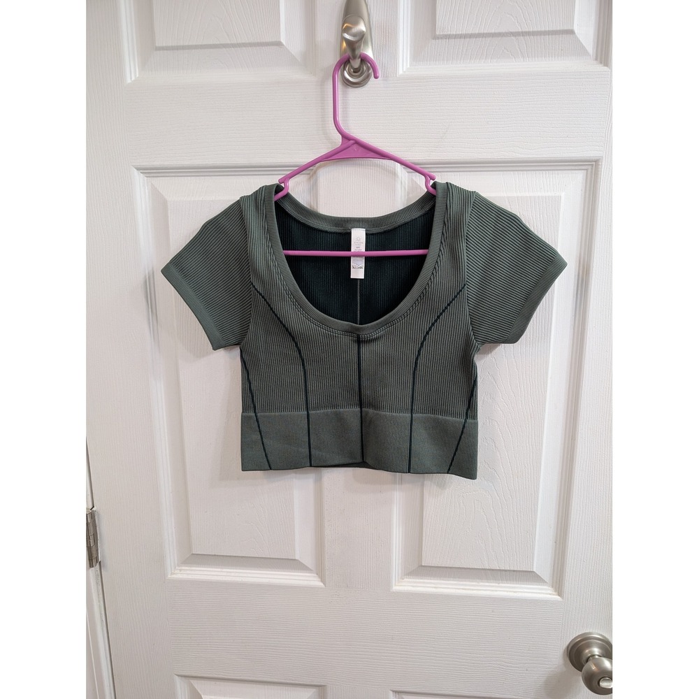 Offline by Aerie Sidewalk Seamless Ribbed‎ Crop Top Womens Green - Size M